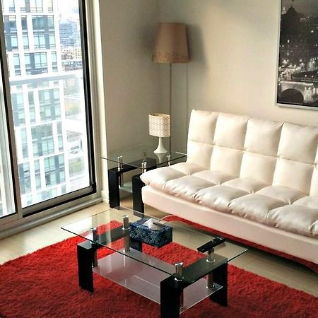 Pelicanstay In Toronto Entertainment District Esterno foto